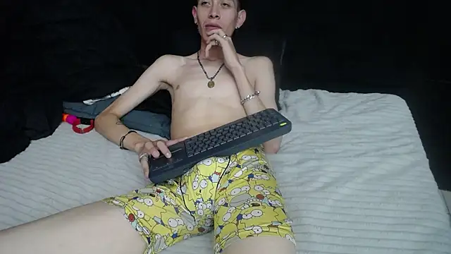 Snapshot of SimonAndJocelyn chatting on 02/11/25, 02:57 SimonAndJocelyn online show from 02/11/25, 02:57