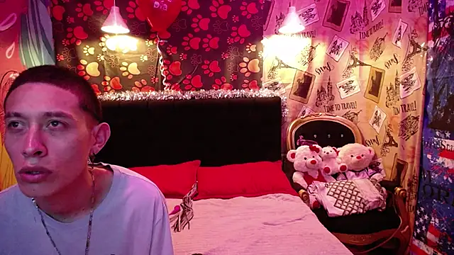 Snapshot of SimonAndJocelyn chatting on 02/16/25, 07:16 SimonAndJocelyn online show from 02/16/25, 07:16