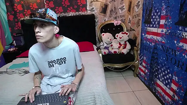 Snapshot of SimonAndJocelyn chatting on 02/17/25, 01:25 SimonAndJocelyn online show from 02/17/25, 01:25