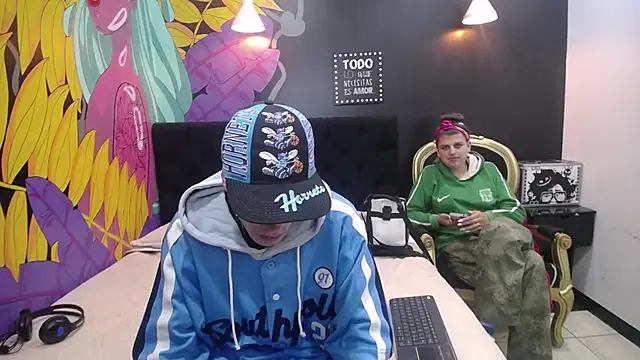 Snapshot of SimonAndJocelyn chatting on 02/20/25, 07:52 SimonAndJocelyn online show from 02/20/25, 07:52