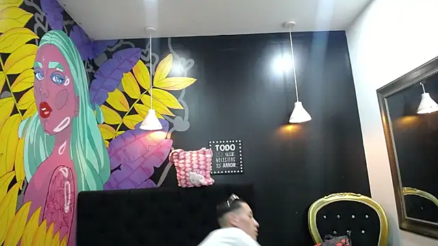 Snapshot of SimonAndJocelyn chatting on 03/11/25, 07:58 SimonAndJocelyn online show from 03/11/25, 07:58