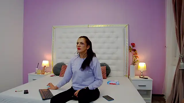 Snapshot of LissaAnn chatting on 03/21/25, 11:45 LissaAnn online show from 03/21/25, 11:45