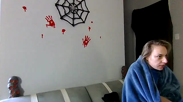 cruz815 online show from 10/25/25, 02:35