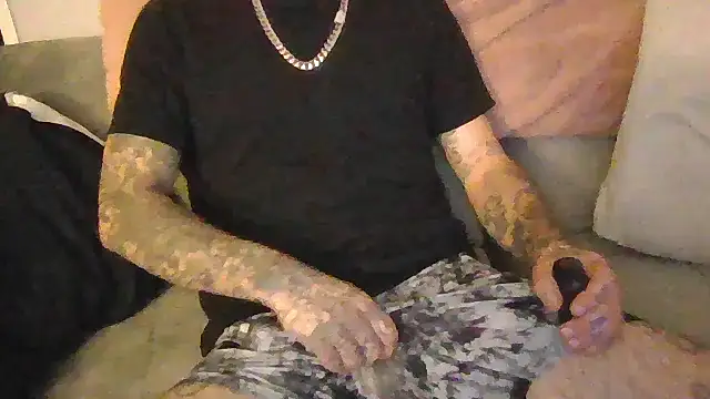 cruz815 online show from 11/22/25, 01:48