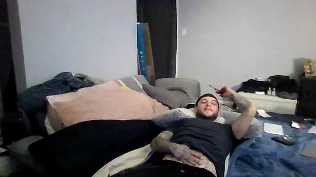 cruz815 online show from 12/14/25, 03:34