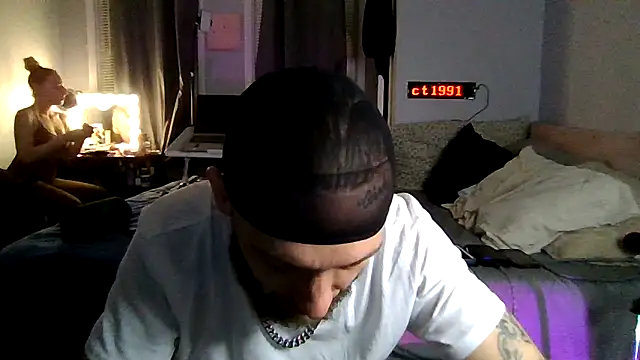 Snapshot of cruz815 chatting on 05/06/26, 03:02 cruz815 online show from 05/06/26, 03:02