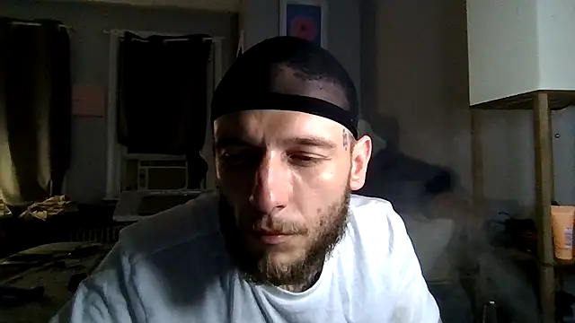 Snapshot of cruz815 chatting on 05/07/26, 01:11 cruz815 online show from 05/07/26, 01:11