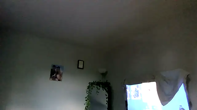 Snapshot of cruz815 chatting on 06/19/26, 08:23 cruz815 online show from 06/19/26, 08:23