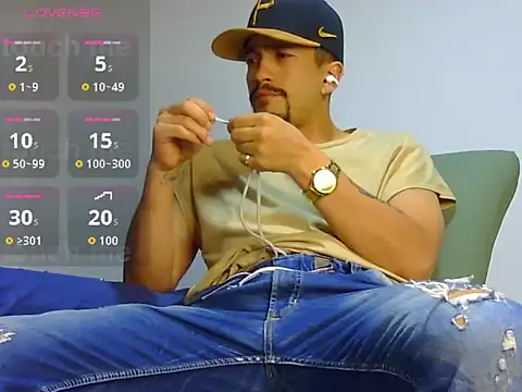 Snapshot of Keiviid chatting on 07/14/26, 03:33 Keiviid online show from 07/14/26, 03:33