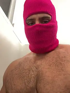 Snapshot of maskedmann1 chatting on 02/13/25, 05:26 maskedmann1 online show from 02/13/25, 05:26