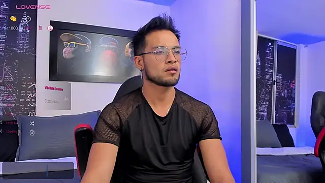 Max Conor1 online show from 02/02/25, 03:43