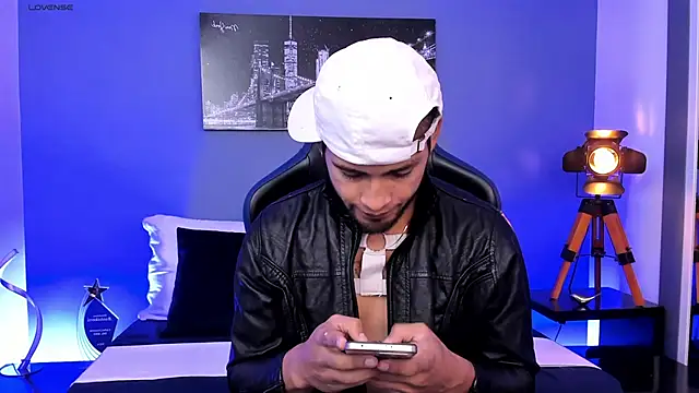 Max Conor1 online show from 09/26/25, 11:47