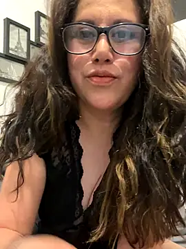 MirandaLatinaLovely online show from 11/17/25, 04:51