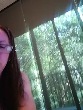 Snapshot of MirandaLatinaLovely chatting on 06/19/26, 05:50 MirandaLatinaLovely online show from 06/19/26, 05:50