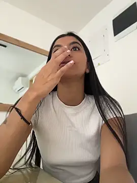 eva roseee online show from 05/25/26, 06:58