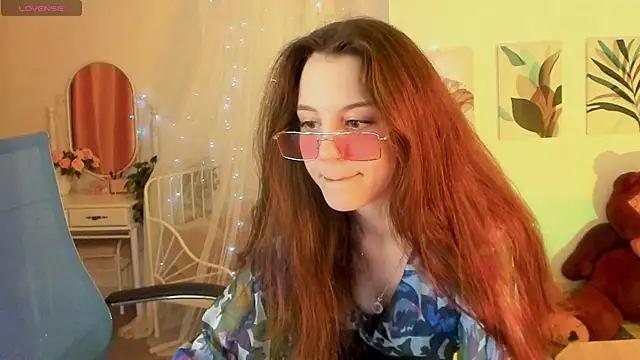 Snapshot of MilaStoyne chatting on 03/03/25, 06:04 MilaStoyne online show from 03/03/25, 06:04