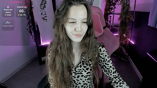 Snapshot of MilaStoyne chatting on 10/07/25, 08:00 MilaStoyne online show from 10/07/25, 08:00