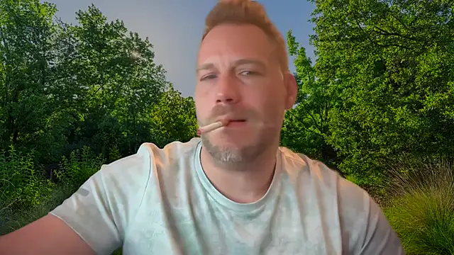 Snapshot of Christian87xxx chatting on 09/22/25, 07:32 Christian87xxx online show from 09/22/25, 07:32