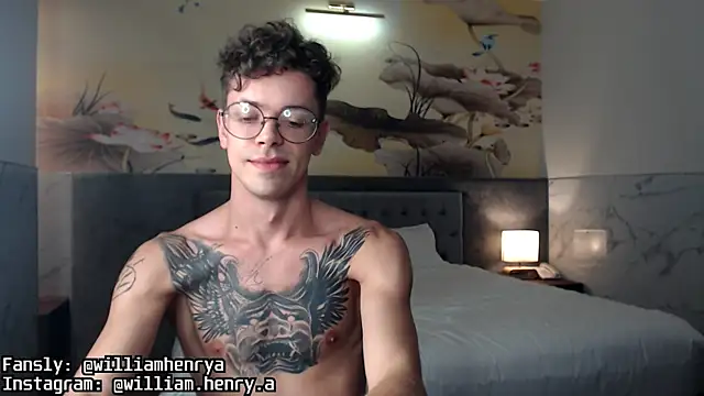 Snapshot of William_Henry_ chatting on 02/04/25, 11:27 William Henry online show from 02/04/25, 11:27