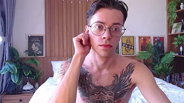 Snapshot of William_Henry_ chatting on 02/21/26, 06:25 William Henry online show from 02/21/26, 06:25