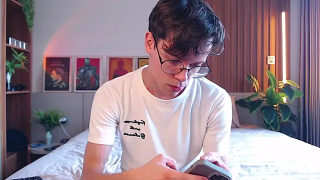 William Henry  online show from 03/26/26, 08:09