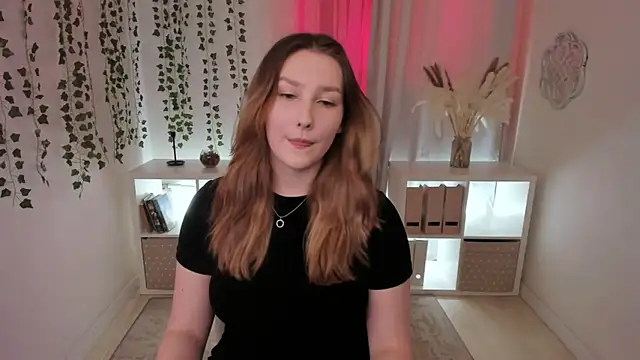 Snapshot of MaryWaddell chatting on 02/05/25, 03:52 MaryWaddell online show from 02/05/25, 03:52