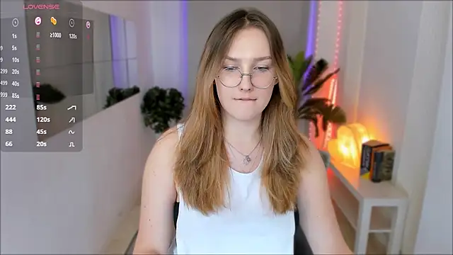 Snapshot of MaryWaddell chatting on 03/02/25, 03:56 MaryWaddell online show from 03/02/25, 03:56