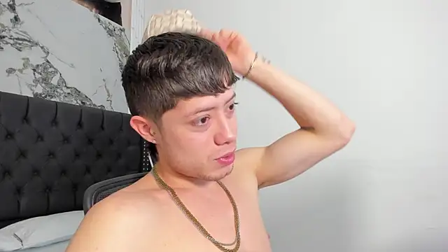 marcuscollins1  online show from 03/25/26, 12:44