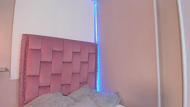 Roxy Stonee online show from 03/25/26, 07:31