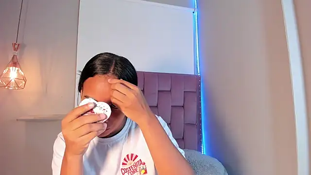 Roxy Stonee online show from 04/01/26, 07:22