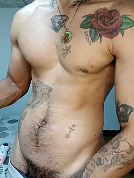 Snapshot of Niick01_ chatting on 10/30/25, 03:52 Niick01 online show from 10/30/25, 03:52