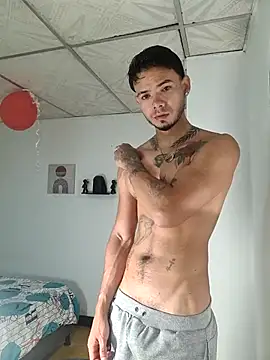 Snapshot of Niick01_ chatting on 11/12/25, 04:51 Niick01 online show from 11/12/25, 04:51