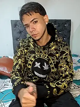 Snapshot of Niick01_ chatting on 11/24/25, 01:27 Niick01 online show from 11/24/25, 01:27