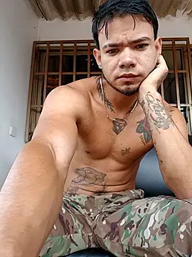 Snapshot of Niick01_ chatting on 11/28/25, 01:03 Niick01 online show from 11/28/25, 01:03