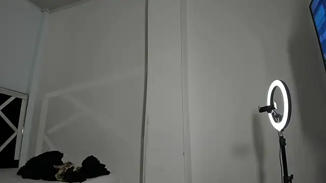 Snapshot of Annyrosee chatting on 02/08/25, 10:40 Annyrosee online show from 02/08/25, 10:40