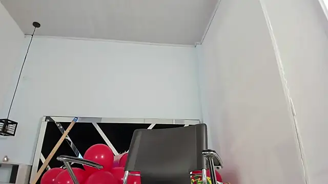 Snapshot of Annyrosee chatting on 02/18/25, 08:03 Annyrosee online show from 02/18/25, 08:03