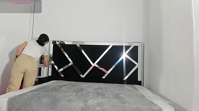 Snapshot of Annyrosee chatting on 02/28/25, 08:28 Annyrosee online show from 02/28/25, 08:28