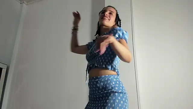 Snapshot of Annyrosee chatting on 03/05/25, 09:26 Annyrosee online show from 03/05/25, 09:26