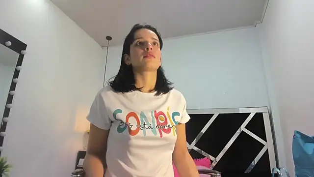 Snapshot of Annyrosee chatting on 03/22/25, 07:53 Annyrosee online show from 03/22/25, 07:53