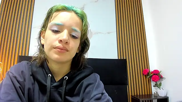 Snapshot of Annyrosee chatting on 09/27/25, 02:11 Annyrosee online show from 09/27/25, 02:11