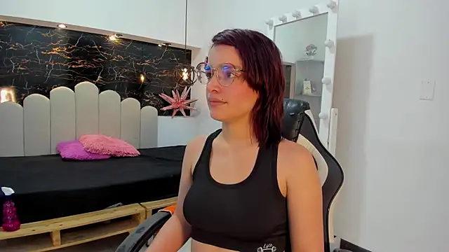 Snapshot of Annyrosee chatting on 11/24/25, 08:19 Annyrosee online show from 11/24/25, 08:19