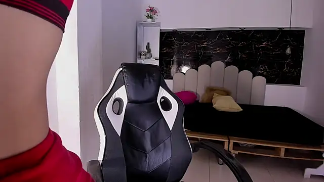 Snapshot of Annyrosee chatting on 12/02/25, 07:53 Annyrosee online show from 12/02/25, 07:53