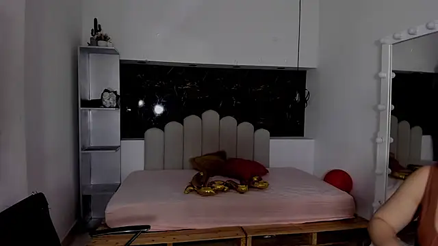 Snapshot of Annyrosee chatting on 02/19/26, 07:54 Annyrosee online show from 02/19/26, 07:54