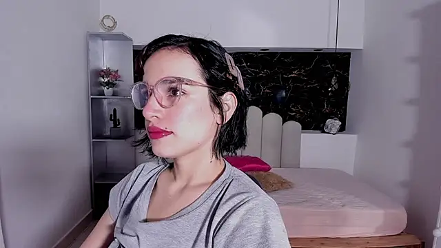 Snapshot of Annyrosee chatting on 02/23/26, 12:35 Annyrosee online show from 02/23/26, 12:35