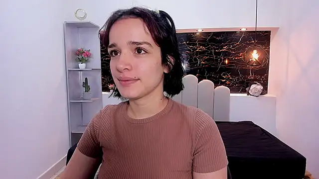 Snapshot of Annyrosee chatting on 02/27/26, 01:33 Annyrosee online show from 02/27/26, 01:33