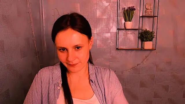 Snapshot of ValeriaHeart_ chatting on 02/04/25, 06:49 ValeriaHeart online show from 02/04/25, 06:49