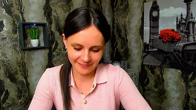 Snapshot of ValeriaHeart_ chatting on 03/03/25, 03:31 ValeriaHeart online show from 03/03/25, 03:31