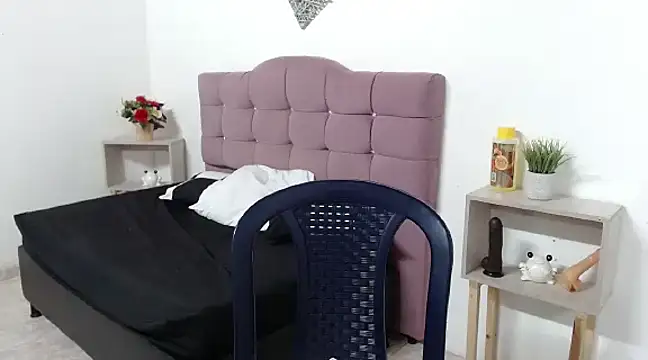 Snapshot of CanelaFierce chatting on 03/15/25, 02:01 CanelaFierce online show from 03/15/25, 02:01