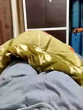 Snapshot of Hot_funky_boy chatting on 03/05/25, 06:34 Hot funky boy online show from 03/05/25, 06:34