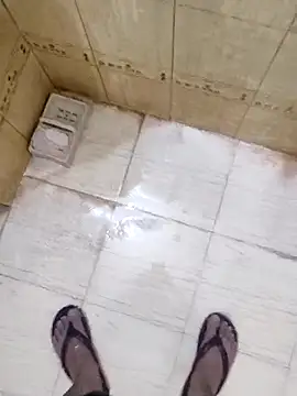 Snapshot of Hot_funky_boy chatting on 03/13/25, 01:18 Hot funky boy online show from 03/13/25, 01:18